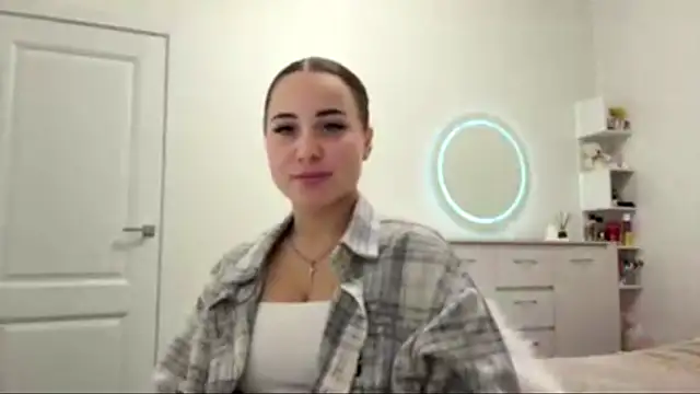 WildMiaa online show from June 2026 12:33:01 PM