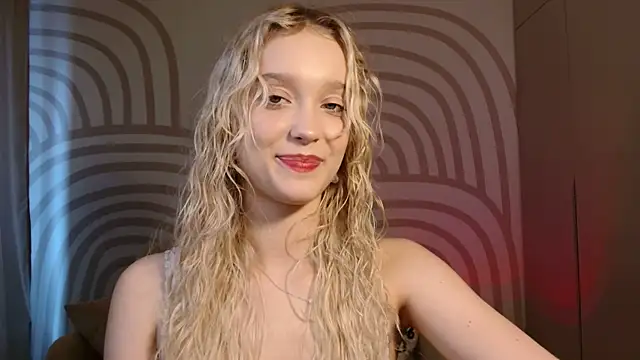 QueenSerenaa online show from June 2026 02:08:01 PM