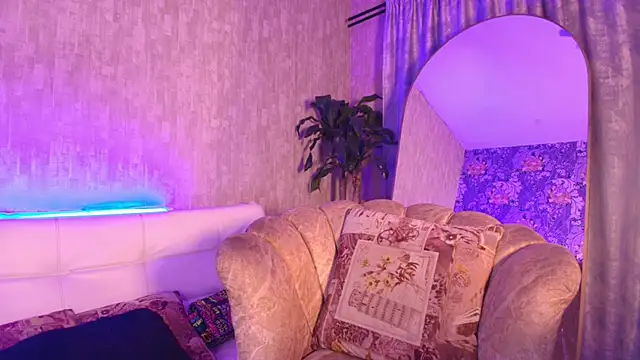 chloe bronze online show from June 2026 08:22:02 PM