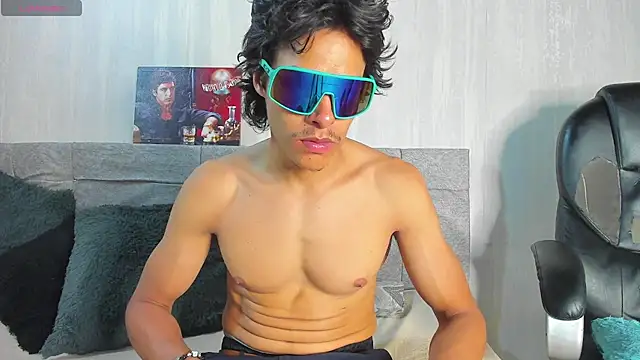 tommyhot7 online show from June 2026 07:41:02 PM