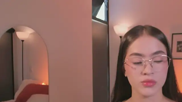 Snapshot of LizzyColins chatting on July 2026 07:49:02 PM LizzyColins online show from July 2026 07:49:02 PM