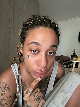 Snapshot of Kira_nyxx chatting on July 2026 12:22:02 PM Kira nyxx online show from July 2026 12:22:02 PM