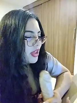 Snapshot of Roxxy_Sade chatting on July 2026 11:59:02 PM Roxxy Sade online show from July 2026 11:59:02 PM