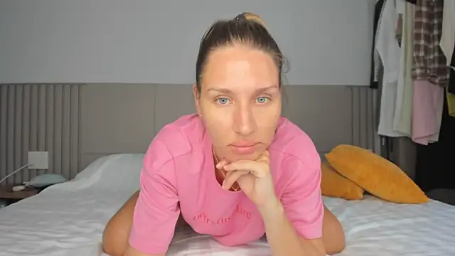 SofiClimbing online show from March 2026 03:45:01 AM