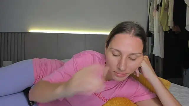 SofiClimbing online show from April 2026 08:29:02 AM