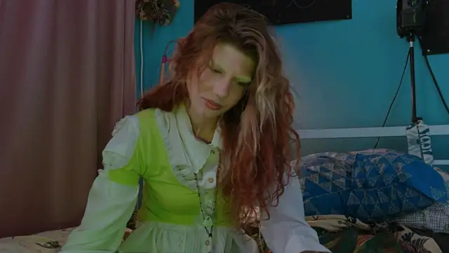 Snapshot of VivienDarkbloom chatting on June 2026 02:21:01 PM VivienDarkbloom online show from June 2026 02:21:01 PM