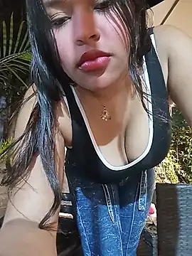 Snapshot of isabellaivyy chatting on July 2026 02:14:01 AM isabellaivyy online show from July 2026 02:14:01 AM