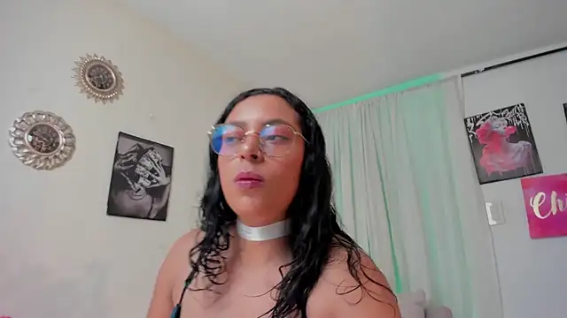 ElaRosse1 online show from June 2026 01:03:01 PM