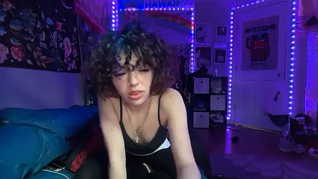 petitewhitebaee online show from June 2026 10:46:02 AM