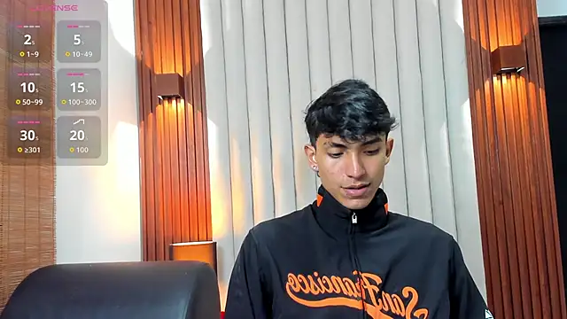 Snapshot of myke_tucker chatting on June 2026 12:20:02 PM myke tucker online show from June 2026 12:20:02 PM