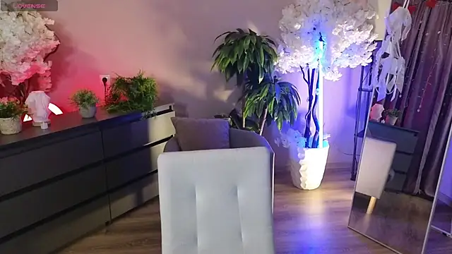 Lina deels online show from July 2026 07:49:02 PM