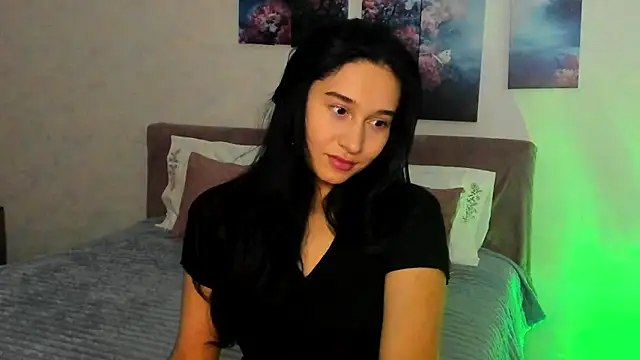 Camilla  Noor online show from June 2026 05:06:02 PM