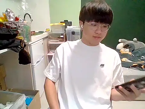 Yang 571 online show from June 2026 05:18:02 PM
