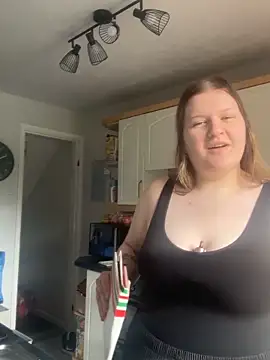 Snapshot of Curvy_Vanilla chatting on June 2026 12:59:01 PM Curvy Vanilla online show from June 2026 12:59:01 PM