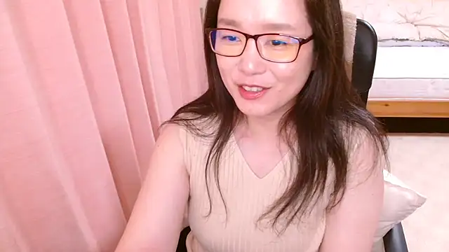 Snapshot of LENA-xo chatting on June 2026 07:03:02 AM LENA-xo online show from June 2026 07:03:02 AM
