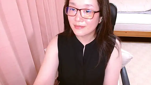 Snapshot of LENA-xo chatting on July 2026 04:02:01 PM LENA-xo online show from July 2026 04:02:01 PM