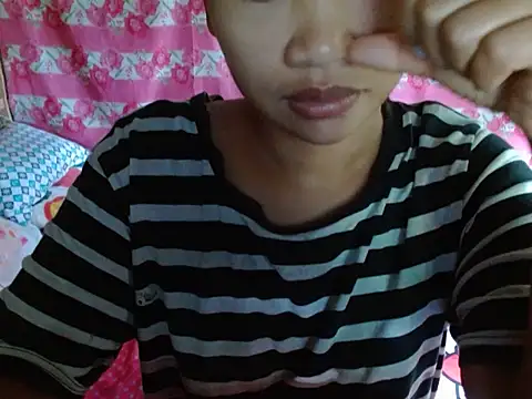 Itsme Foxy Shantale online show from June 2026 11:40:02 PM