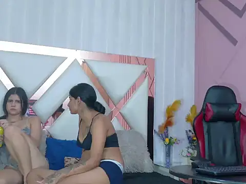 DulceANDchanell online show from June 2026 07:17:01 PM
