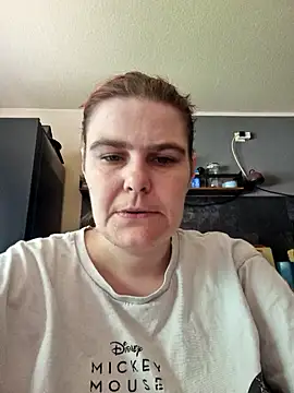 GoldenWifee online show from June 2026 02:34:01 PM