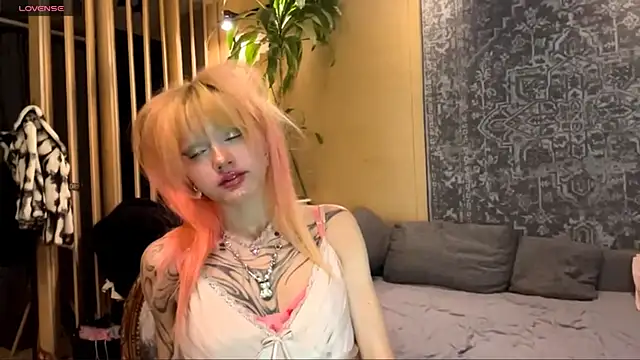 JoanneMcauly online show from June 2026 09:50:02 PM