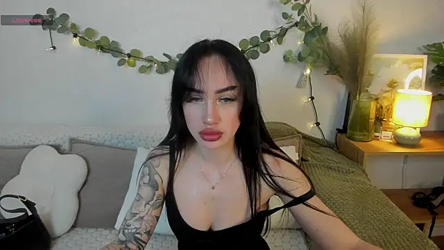 MayaGlamour online show from June 2026 12:15:01 PM