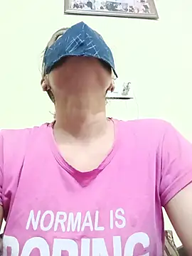 Shaina01 online show from June 2026 01:54:02 PM