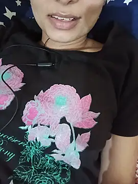 Shaina01 online show from June 2026 05:48:01 PM