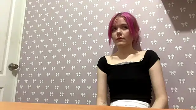 Snapshot of Linecutie chatting on July 2026 08:52:01 PM Linecutie online show from July 2026 08:52:01 PM