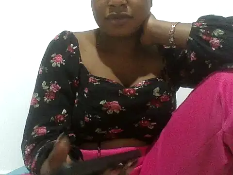 Snapshot of sweett_camillah chatting on July 2026 01:50:01 PM sweett camillah online show from July 2026 01:50:01 PM