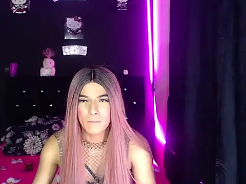 Snapshot of madame_kitty chatting on July 2026 04:07:02 AM madame kitty online show from July 2026 04:07:02 AM