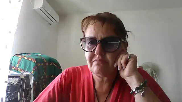 Snapshot of ErikaXShine chatting on June 2026 12:09:02 PM ErikaXShine online show from June 2026 12:09:02 PM