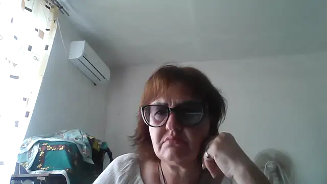 Snapshot of ErikaXShine chatting on June 2026 11:33:01 AM ErikaXShine online show from June 2026 11:33:01 AM