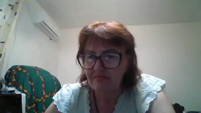 Snapshot of ErikaXShine chatting on July 2026 05:30:01 PM ErikaXShine online show from July 2026 05:30:01 PM
