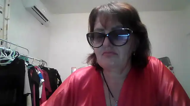 Snapshot of ErikaXShine chatting on July 2026 07:32:02 PM ErikaXShine online show from July 2026 07:32:02 PM