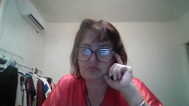 Snapshot of ErikaXShine chatting on August 2026 07:24:02 PM ErikaXShine online show from August 2026 07:24:02 PM