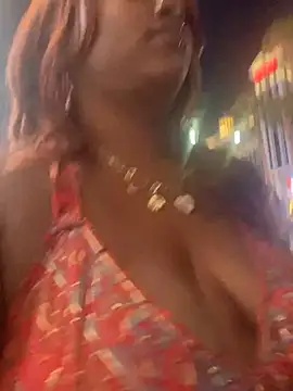 nia coxlive online show from August 2026 10:03:01 AM