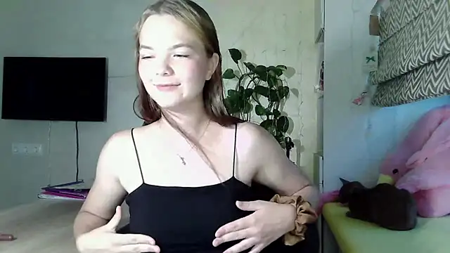 AvrilGillig online show from July 2026 04:14:02 PM