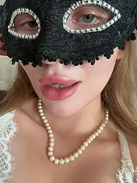 AlexandraMoore03 online show from June 2026 12:03:01 PM