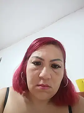 Snapshot of Agata_Traviesa chatting on June 2026 12:02:01 PM Agata Traviesa online show from June 2026 12:02:01 PM