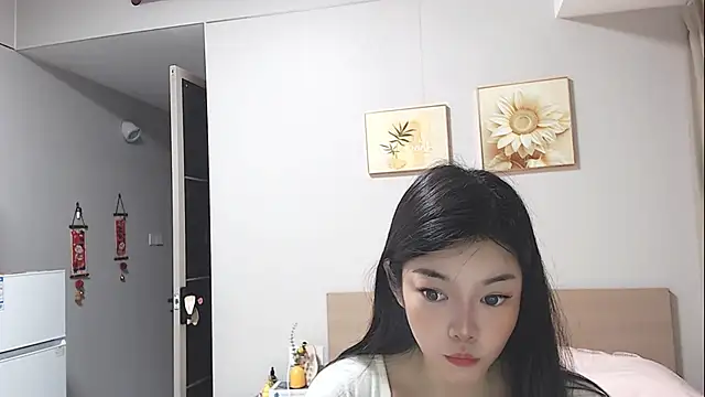 lucky-xiaolu online show from June 2026 07:43:01 AM