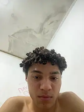 Guilhermesousaferro online show from June 2026 05:49:01 AM