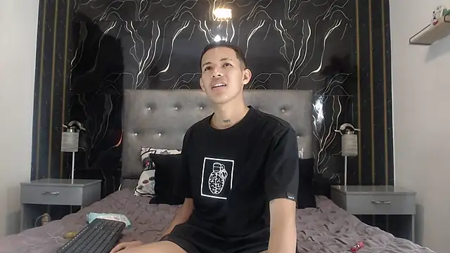 PhillipCoxx online show from June 2026 03:07:02 AM