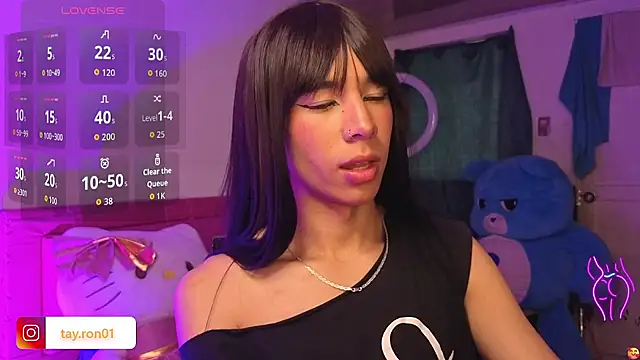 lady Tayron online show from June 2026 07:13:02 PM