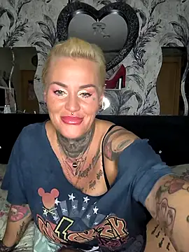 Snapshot of InkedMissLaBaehm chatting on June 2026 08:39:02 PM InkedMissLaBaehm online show from June 2026 08:39:02 PM