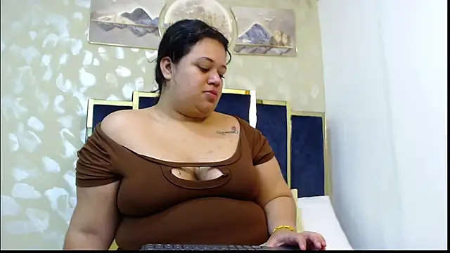 LunaaVelvets online show from June 2026 12:47:02 PM