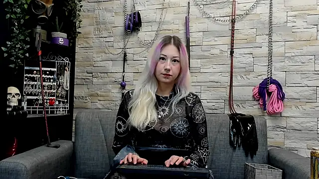 Miss Kaz online show from August 2026 12:46:01 AM