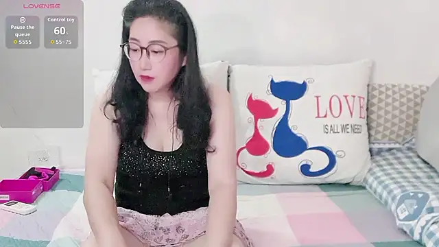 alisa-baby-666 online show from June 2026 01:42:01 PM