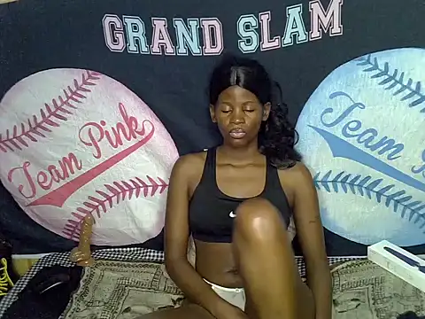 Snapshot of Queen_slay2 chatting on June 2026 11:30:02 PM Queen slay2 online show from June 2026 11:30:02 PM