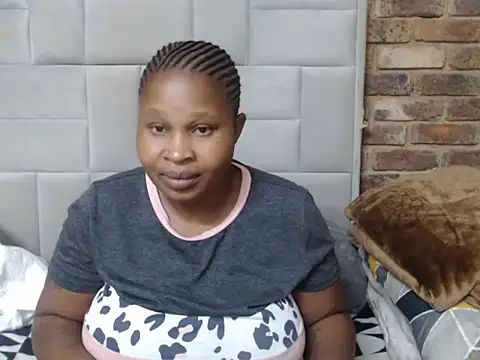 Snapshot of Loyal_Alisha chatting on June 2026 03:33:01 PM Loyal Alisha online show from June 2026 03:33:01 PM