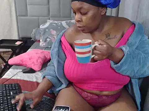 Snapshot of Wifey_Amanda chatting on July 2026 06:47:02 AM Wifey Amanda online show from July 2026 06:47:02 AM